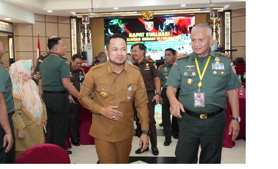 Gubernur Harum bersama Pangdam VI Mulawarman Mayjen TNI Rudy Rahmats siap mendukung sukses ketahanan pangan di Kaltim. (FATHUR/ADPIMPROV KALTIM)