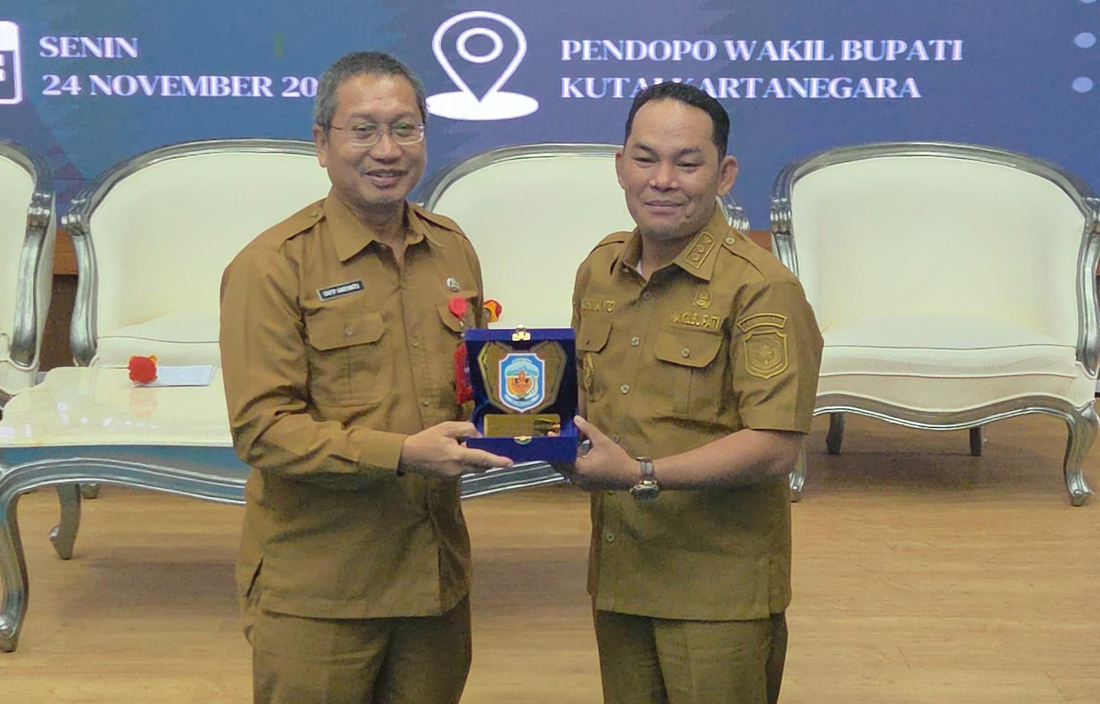 Wakil Bupati Murung Raya Rahmanto Muhidin (kanan) dan Dafip H.