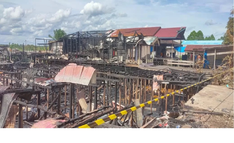 JADI ARANG. Lokasi kebakaran di Desa Liang, Kecamatan Kota Bangun, Kukar yang terjadi pada Kamis (27/11/2025) dinihari. (idin/sapos)