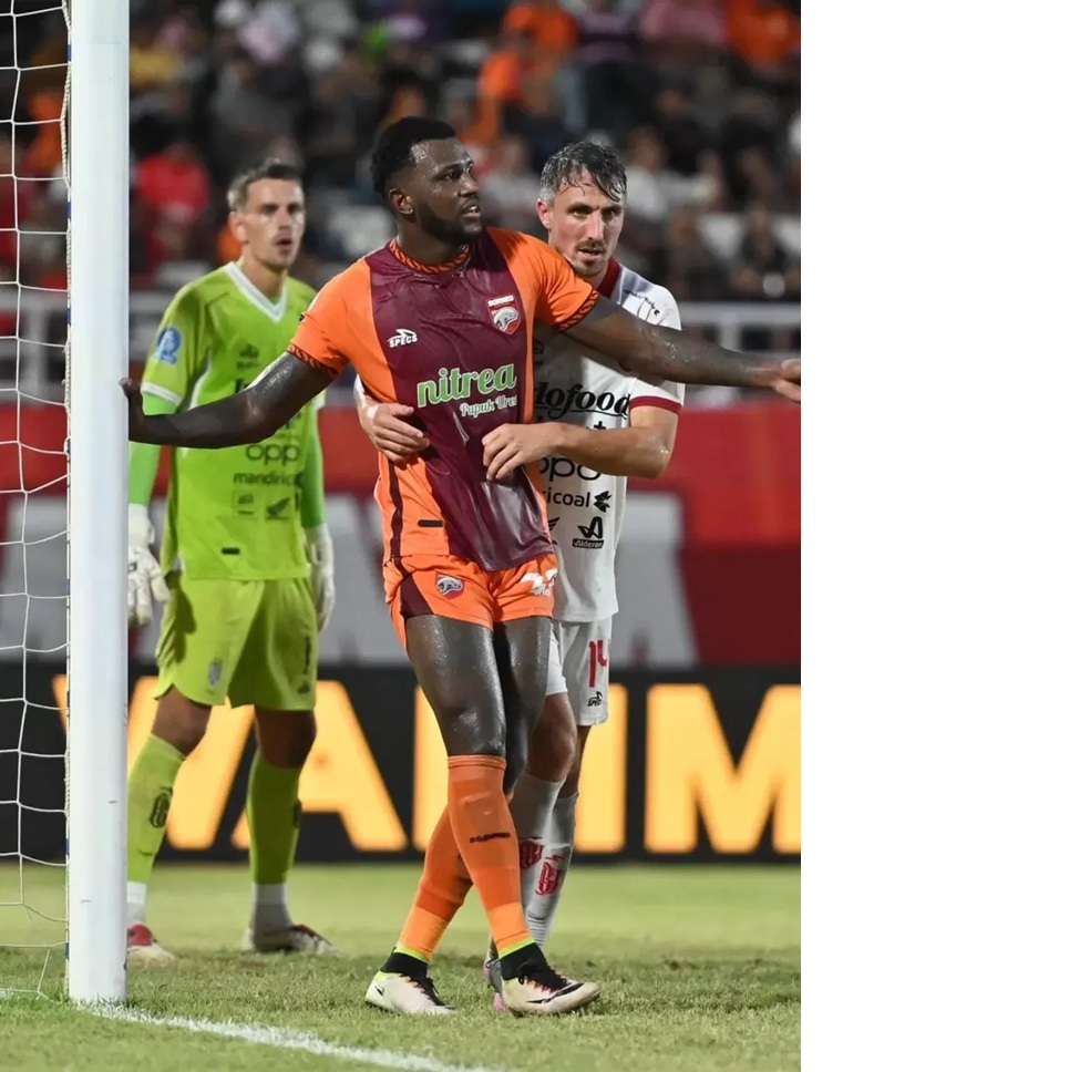 Penjagaan ketat yang dilakukan Bali United mampu meredam ekspolisifitas serangan Borneo FC, sekaligus memberikan kekalahan perdana bagi Pesut Etam.