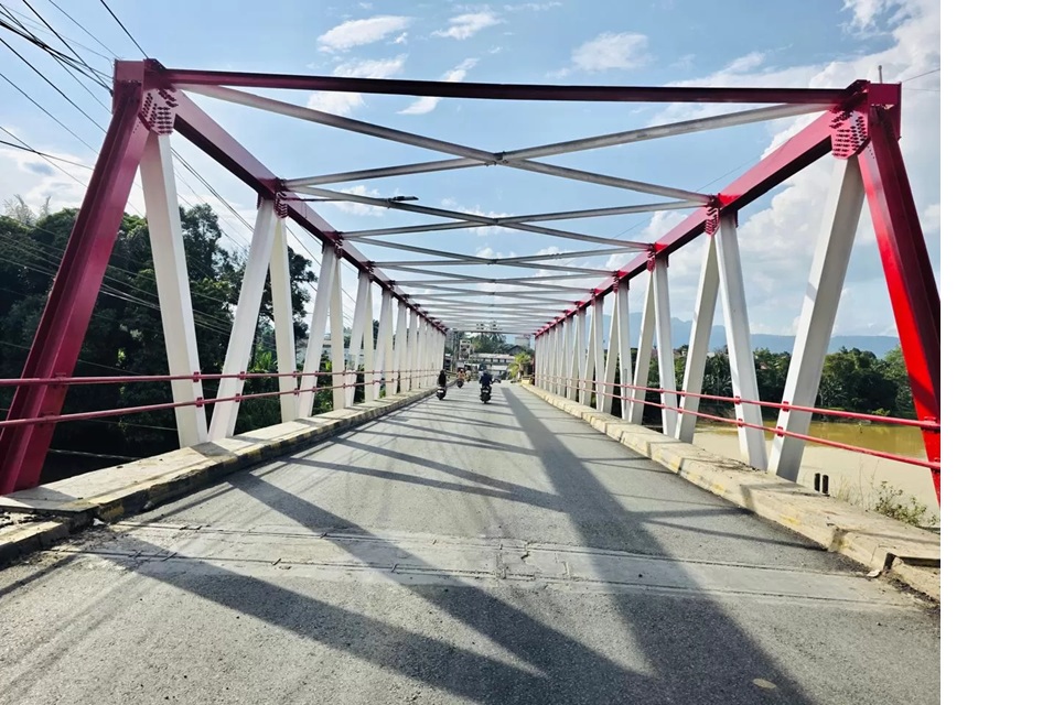TUNTAS:Rehabilitasi Jembatan Batu Kajang di Kabupaten Paser, Kaltim, resmi rampung dan dibuka kembali sejak 18 November 2025.(FOTO:IST)