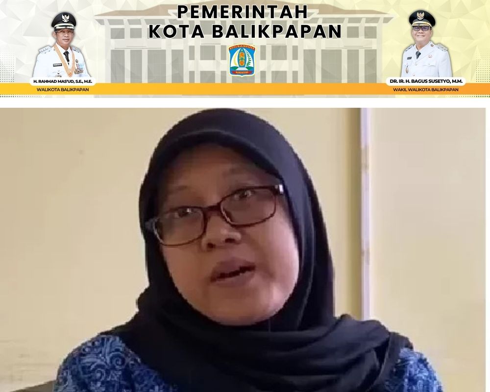Kepala Sub Bidang Perencanaan BPPDRD Balikpapan, Sugi Suryatari menjelaskan peralihan layanan pajak ke sistem daring (Mella)