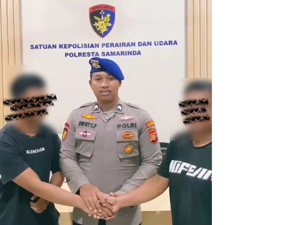 BUAT MASALAH. Adi (kiri) dan Rusdi (kanan) diamankan Satpolairud Polresta Samarinda, karena video viral perompakan di Sungai Mahakam. (IST)
