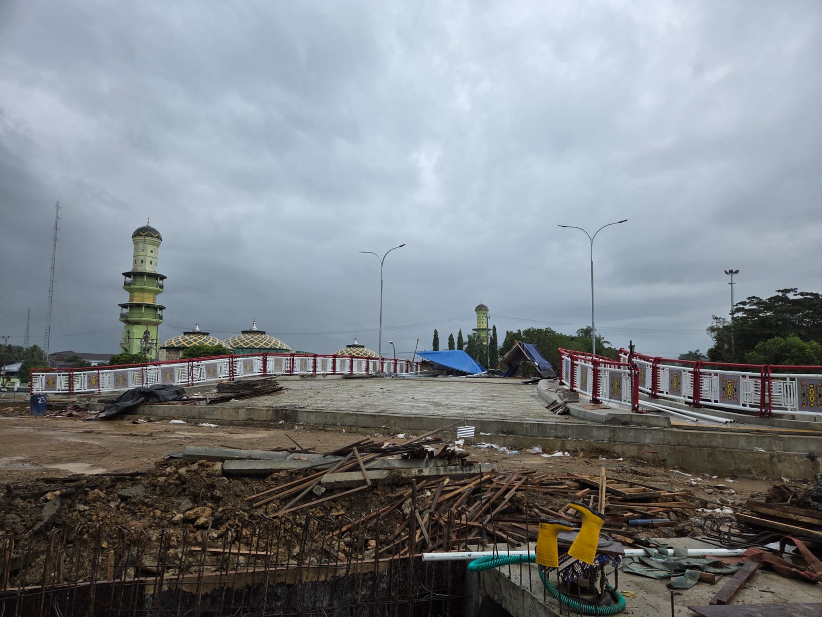 Progres pembangunan Jembatan Besi Baru Tenggarong (Elmo/Prokal.co)