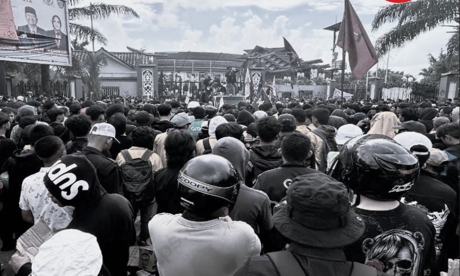 Demontrasi di DPRD Kaltim.