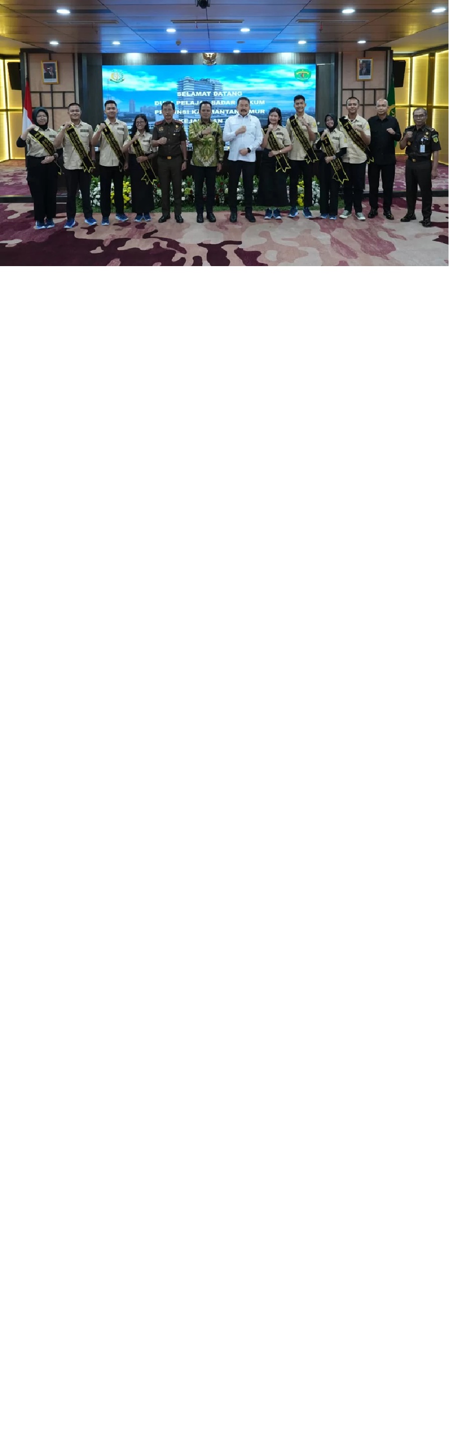 Duta Pelajar Sadar Hukum Kaltim bertemu langsung dengan Jaksa Agung Burhanuddin di Jakarta dan menerima nasehat dalam menjalankan tugas ke depan.