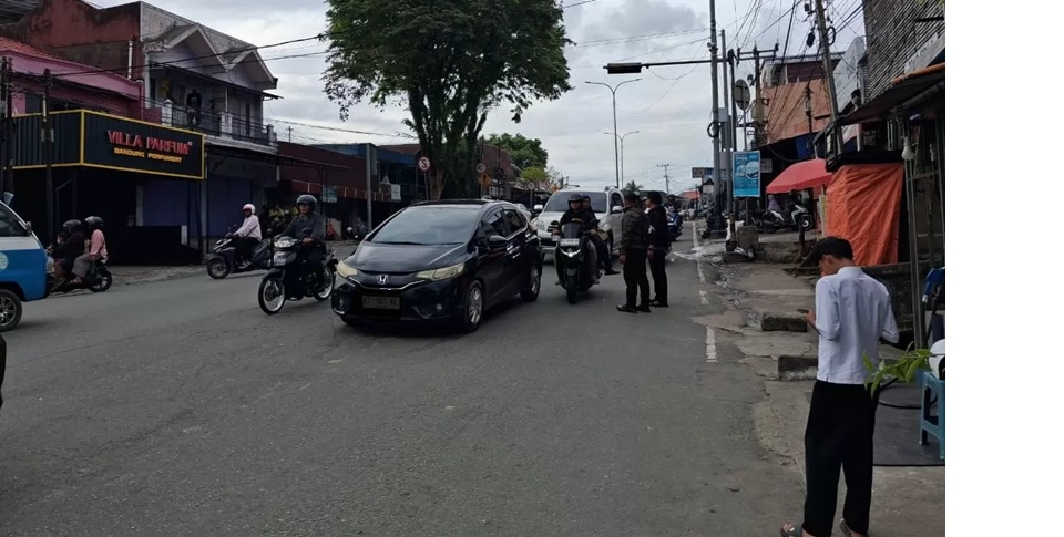 LAKALANTAS: Lokasi kecelakaan yang melibatkan pelajar yang mengendarai sepeda motor melawan truk yang datang dari luar kota. (IST.)