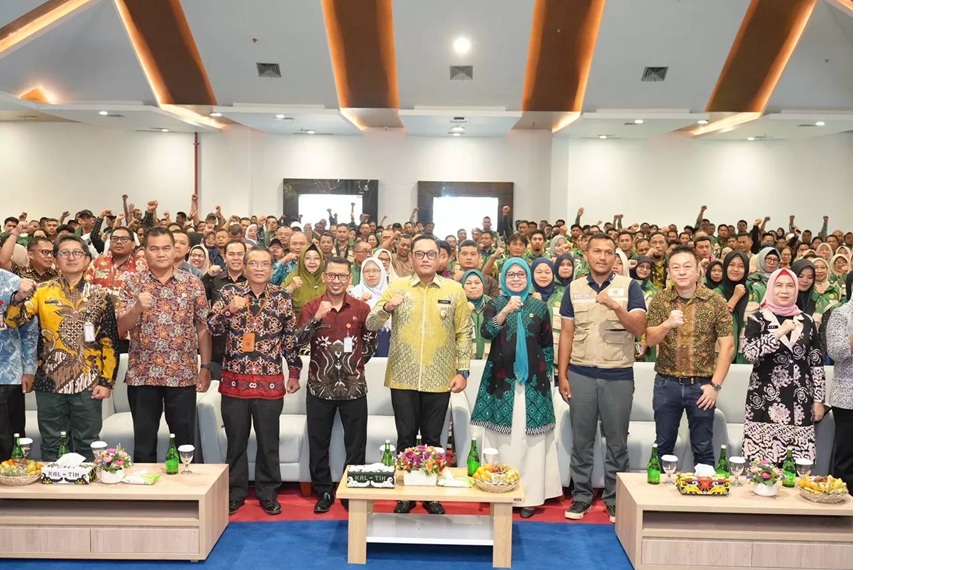 Wagub Kaltim Seno Aji bersama para penyuluh pertanian di Kalimantan Timur. Dengan kerja keras dan kolaborasi semua pihak, Kaltim optimistis mampu mencapai swasembada pangan.