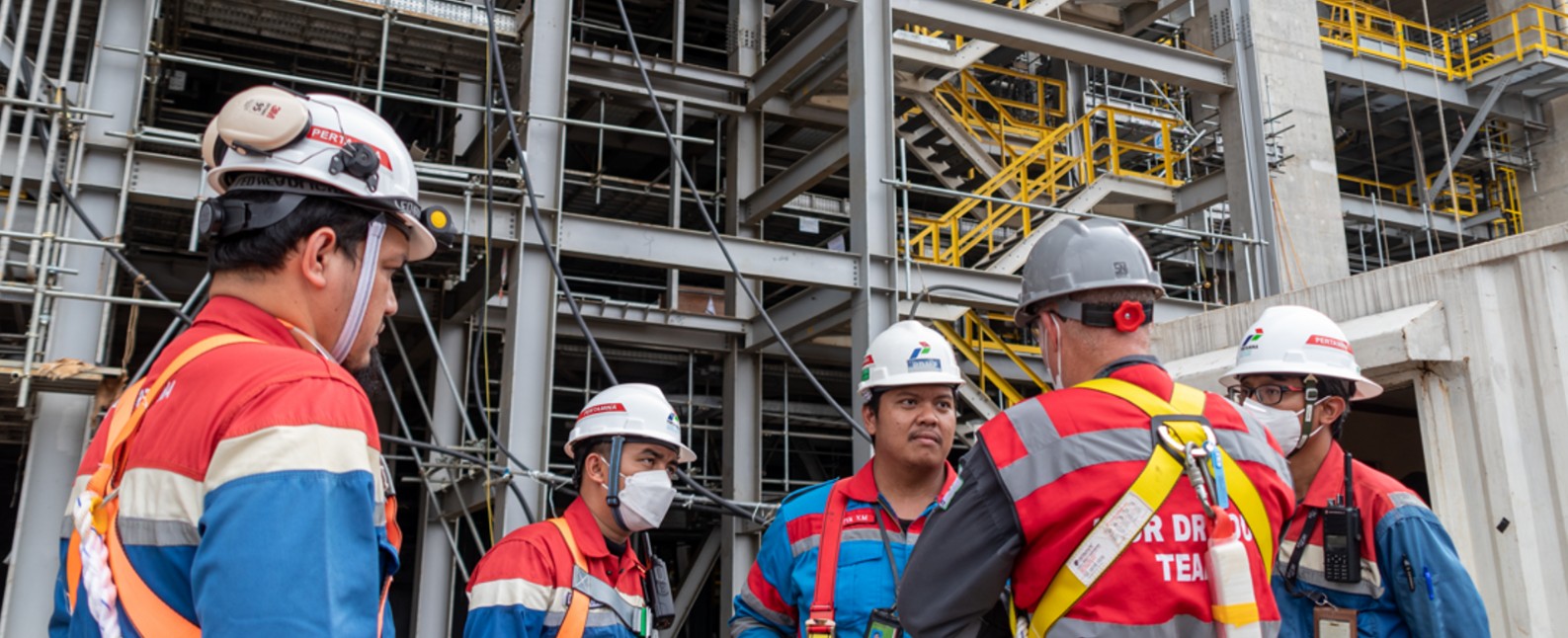 Pekerja di proyek RDMP Balikpapan. (kpb.pertamina.com)