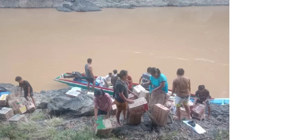 DISTRIBUSI SEMBAKO: SOA Sembako juga telah menyasar ke wilayah sungai di Lumbis induk hingga Lumbis Hulu. (DOK DKUKMPP NUNUKAN)