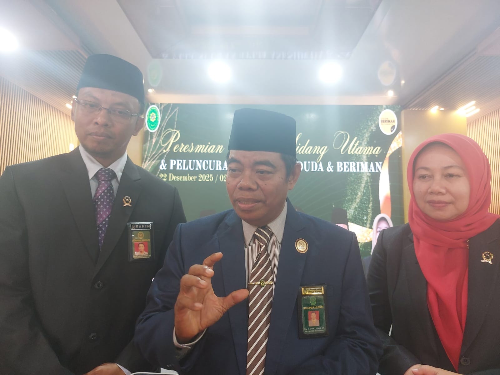 KASUS: Ketua PA Balikpapan, Ahmad Fanani (tengah).