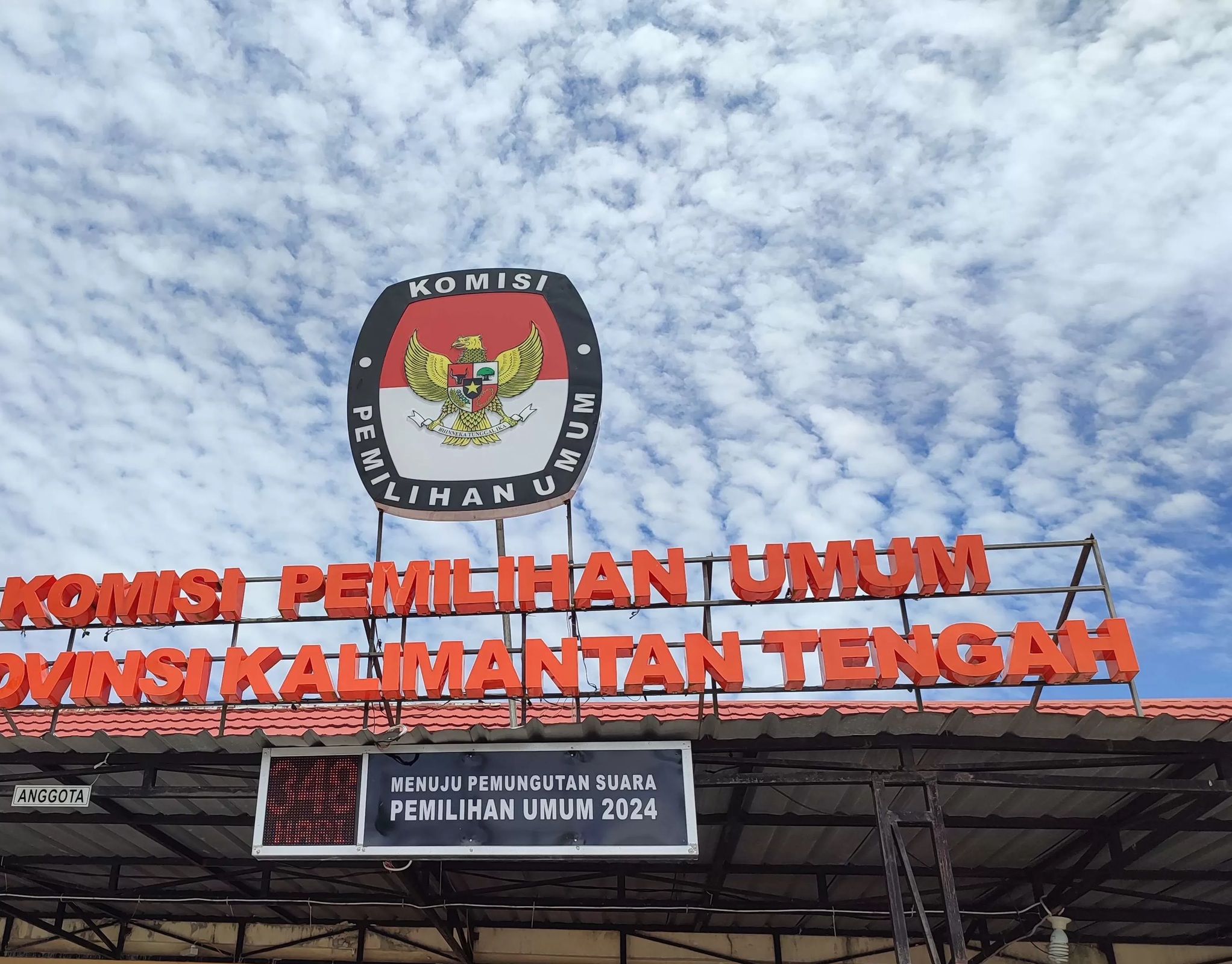 Kantor KPU Kalteng.