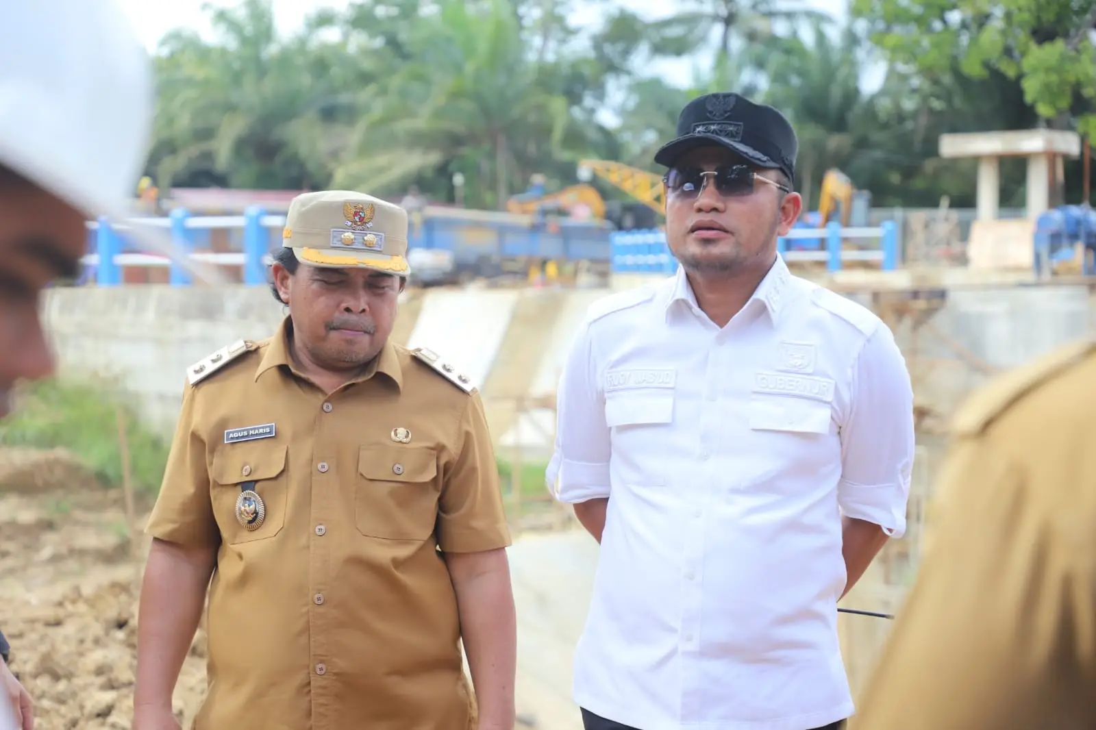 Wawali Bontang Agus Haris bersama Gubernur.