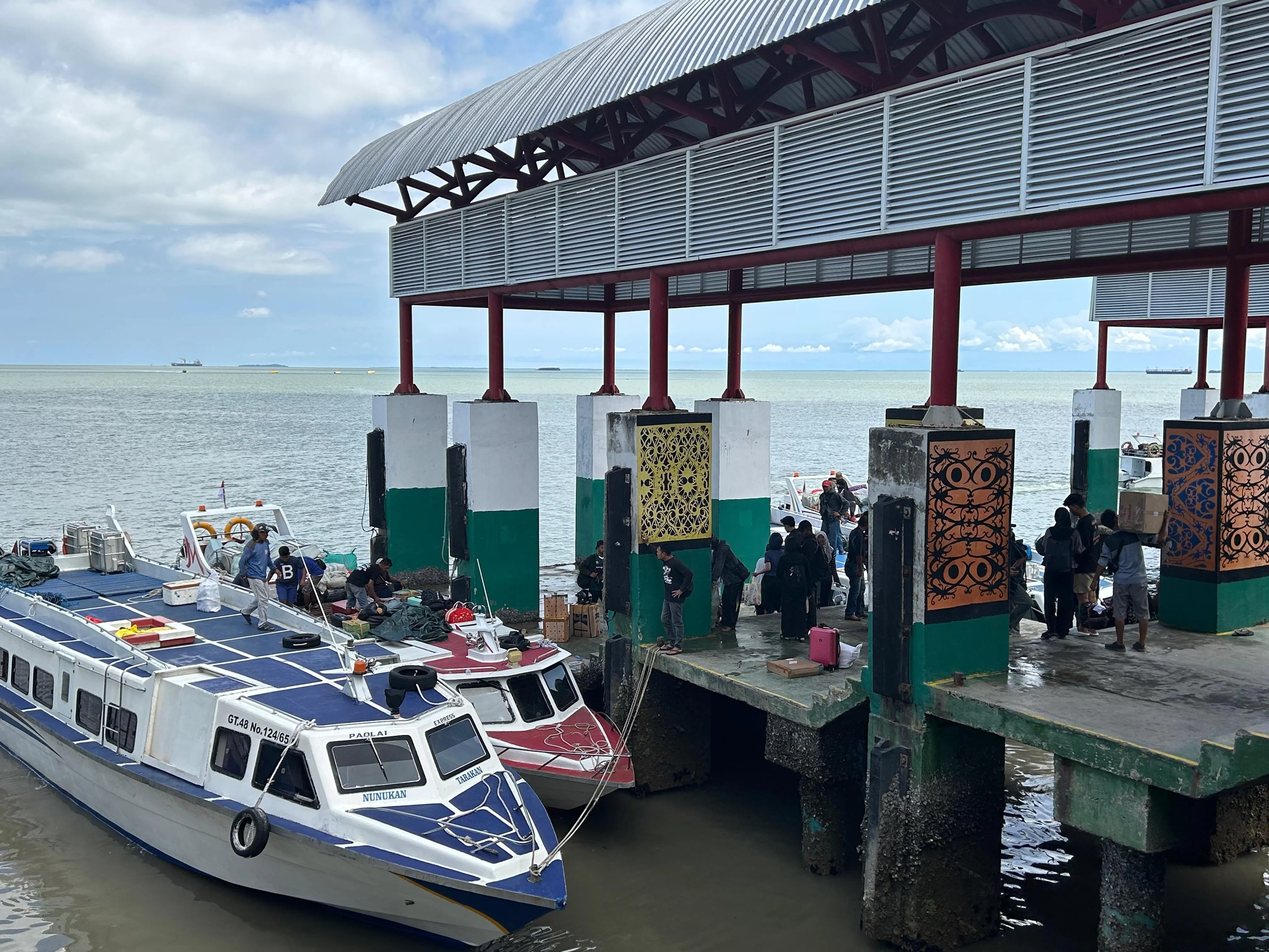 Sejak 1 Januari 2026 kewenangan penerbitan izin dan dokumen pelayaran speedboat dialihkan dari BPTD ke KSOP. (ELIAZAR/RADAR TARAKAN)
