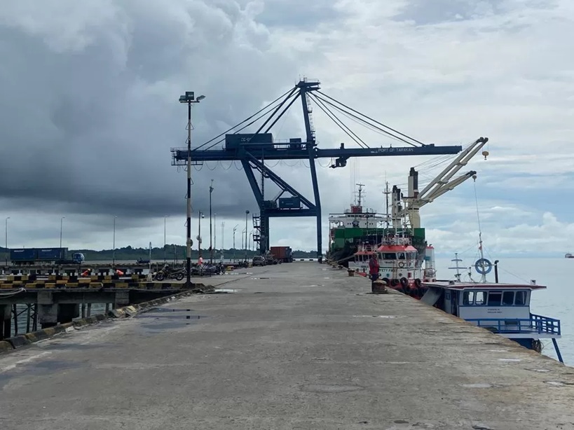 MENURUN : Arus peti kemas di Terminal Peti Kemas Pelabuhan Malundung Tarakan sepanjang 2025 mengalami penurunan dibandingkan tahun sebelumnya. (ELIAZAR/RADAR TARAKAN)