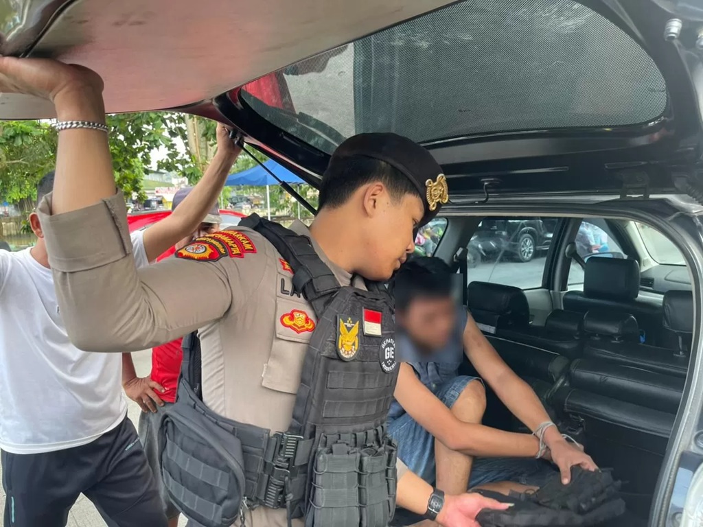 Seorang pria berinisial DI diamankan petugas Patroli Beat 110.