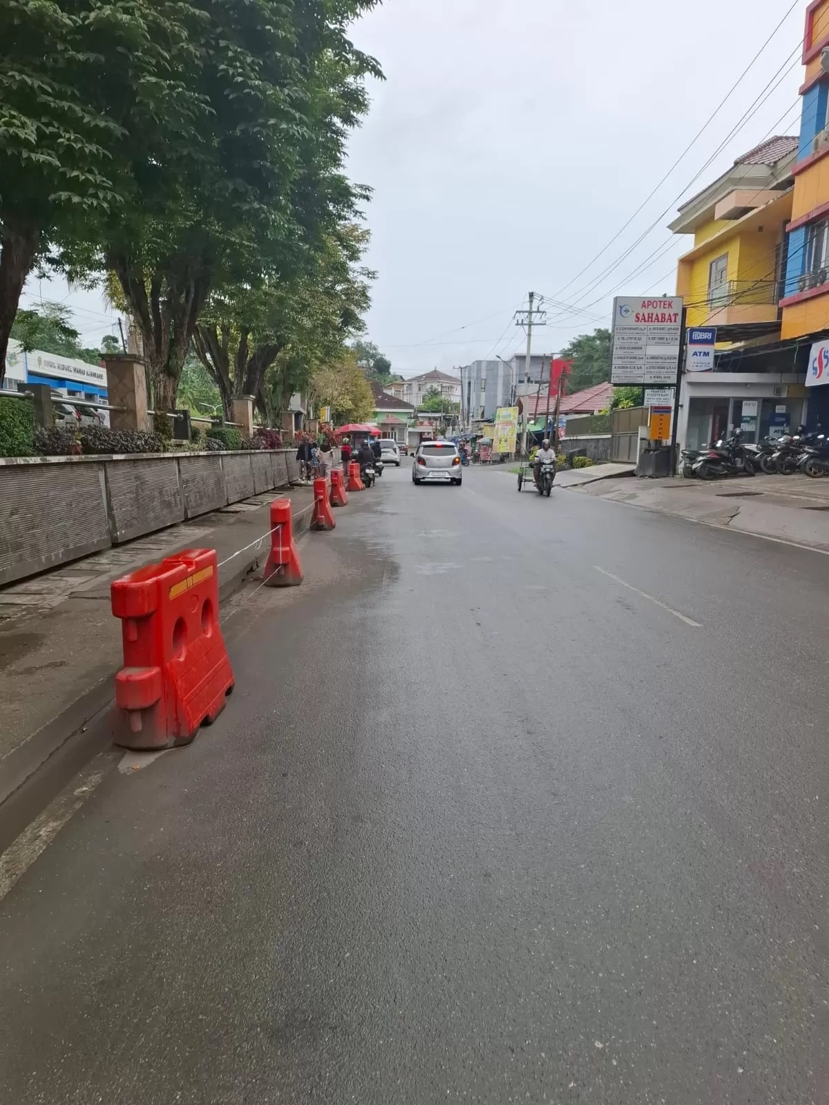 Parkir sembarangan di kawasan RSUD AW Sjahranie bakal digembosi bannya.