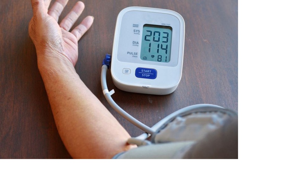 Ilustrasi pemeriksaan tekanan darah.