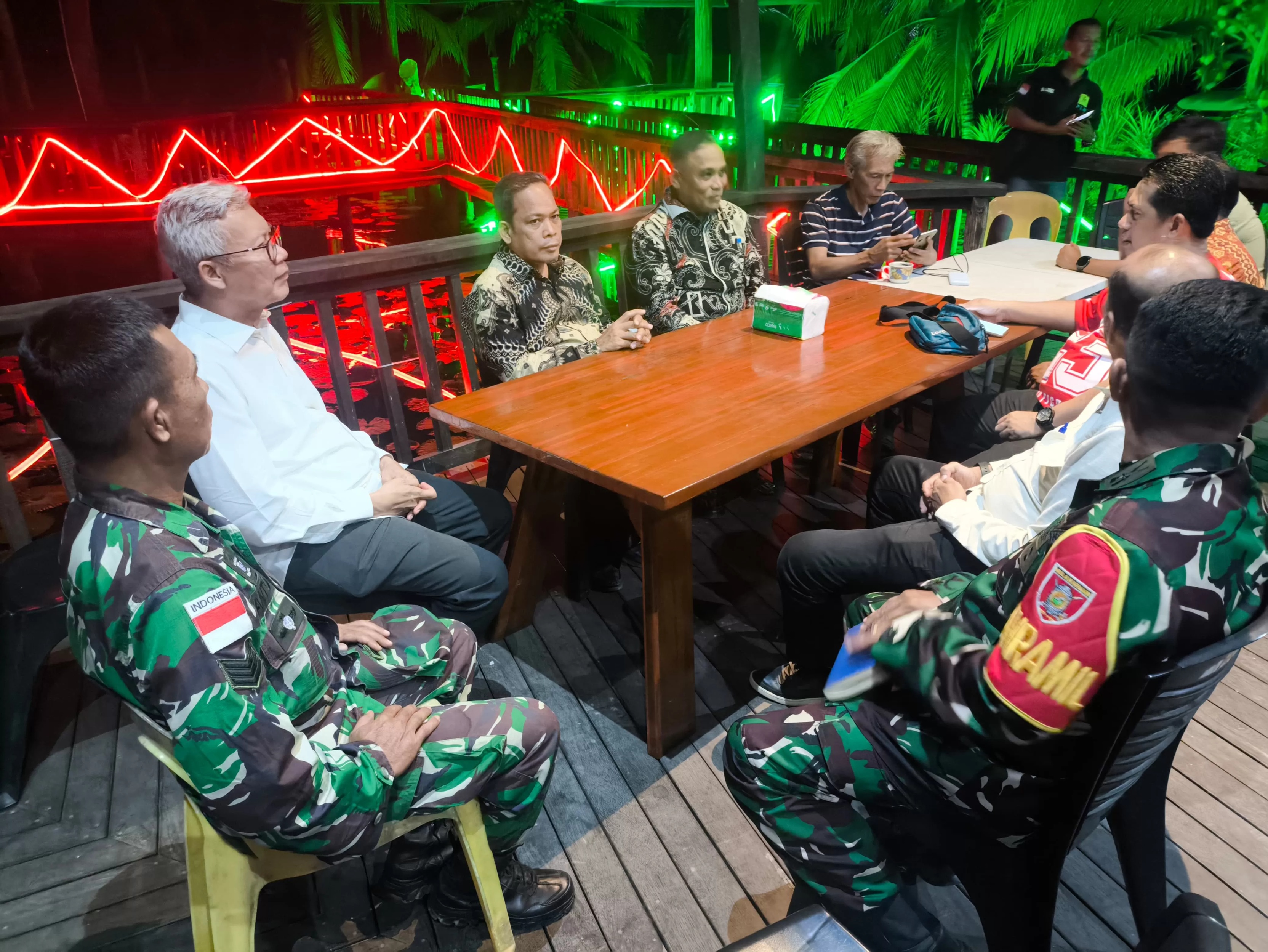 PENYELESAIAN : Deputi I Bidang Pengelolaan Batas Wilayah Negara, BNPP RI, Nurdin didampingi Kepala BPPD Nunukan Robby Nahak Serang dan tim penilai dari DJKN Kemenkeu, Topografi TNI AD, BIG.