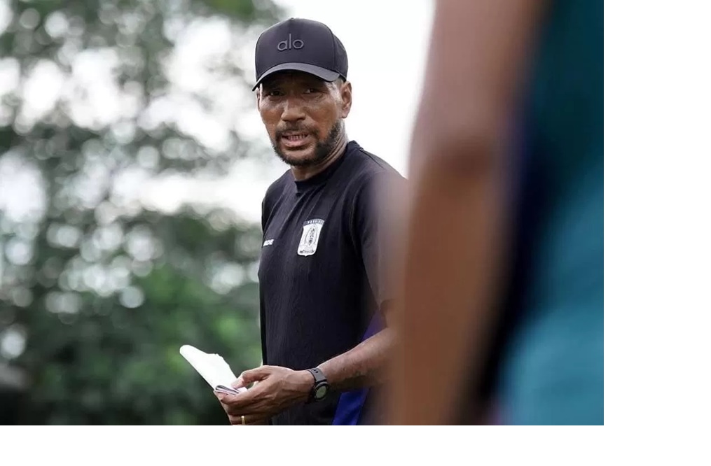 Pelatih Persiba Balikpapan, Leonard Tupamahu (ARIF FADILLAH/BALPOS)