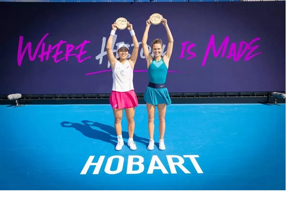 Hobart International 2026 menjadi gelar kedua yang diraih oleh Janice Tjen/Katarzyna Piter selama berpasangan. (Dok: Australia Tennis)