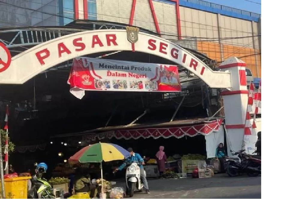 Aktivitas jual beli ruko di Pasar Segiri belakangan menjadi sorotan setelah kebakaran yang terjadi tahun lalu. (DOK/SAPOS).