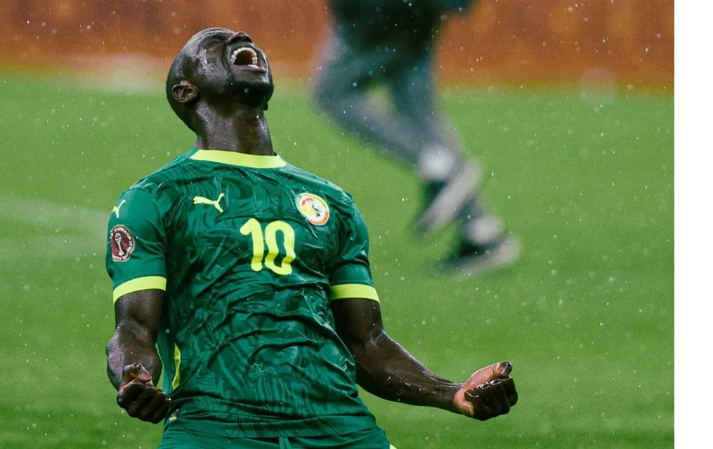 Penyerang Sadio Mane merayakan keberhasilan Timnas Senegal menjuarai Piala Afrika 2025 setelah mengalahkan Timnas Maroko.