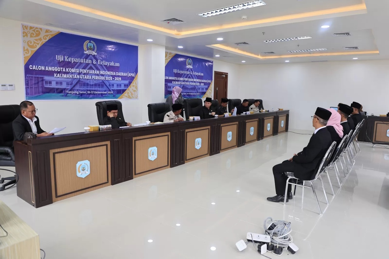 BELUM DITETAPKAN: Calon komisioner KPID Kaltara saat menjalani tahapan uji kelayakan dan kepatutan di DPRD Kaltara, beberapa waktu lalu. (DPRD KALTARA UNTUK HRK)