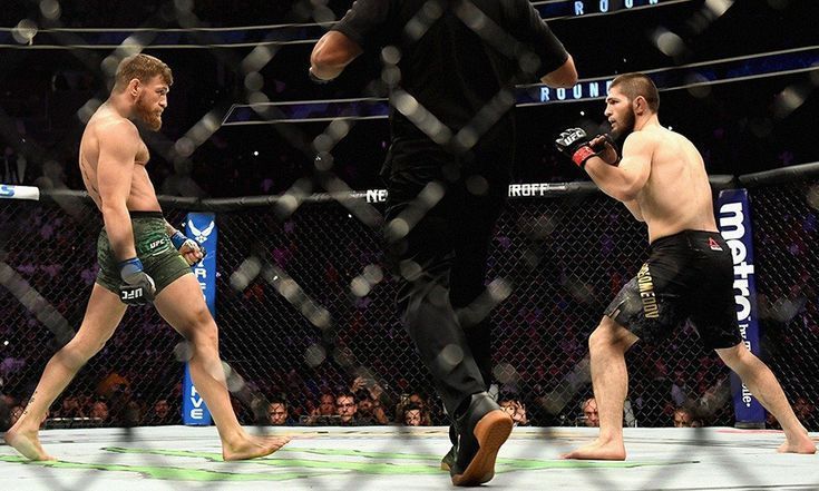 Conor McGregor saat melawan Khabib Nurmagomedov beberapa tahun lalu.