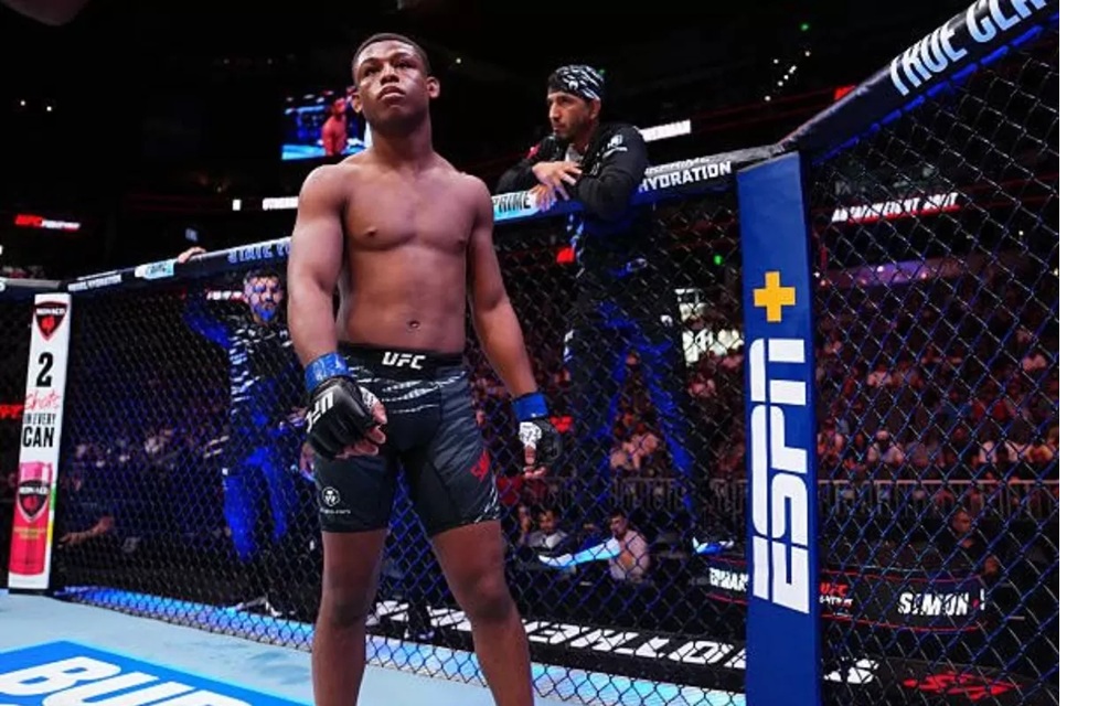 Cameron Smotherman pingsan saat sesi timbang badan sebelum laga UFC 324. (@Lilcampster/X).