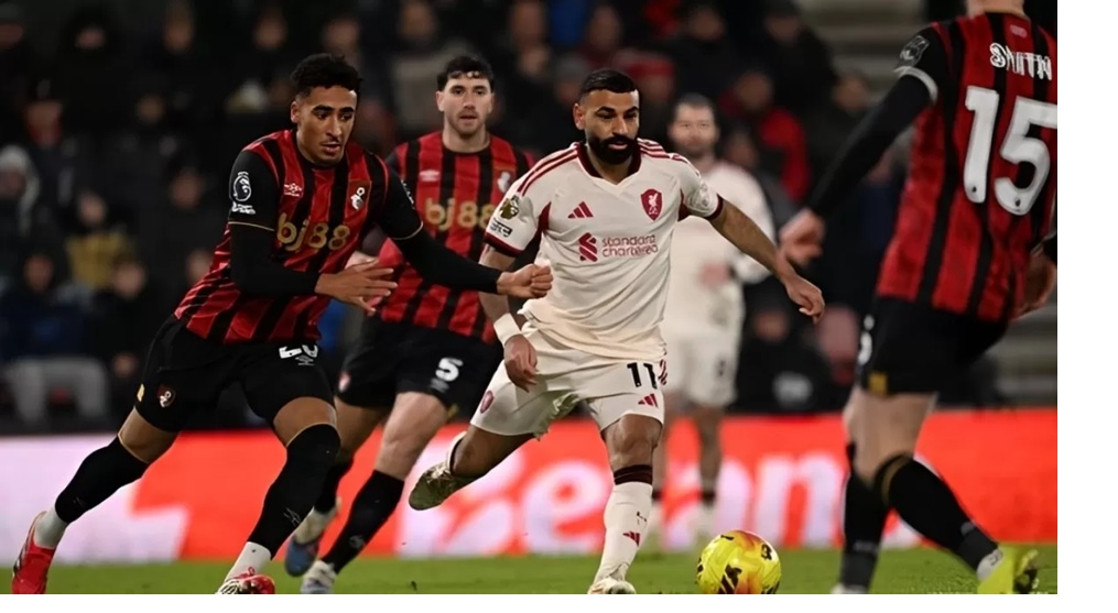 Mohamed Salah (tengah) dikepung pemain Bournemouth dalam lanjutan Liga Inggris. (Dok. Liverpool)