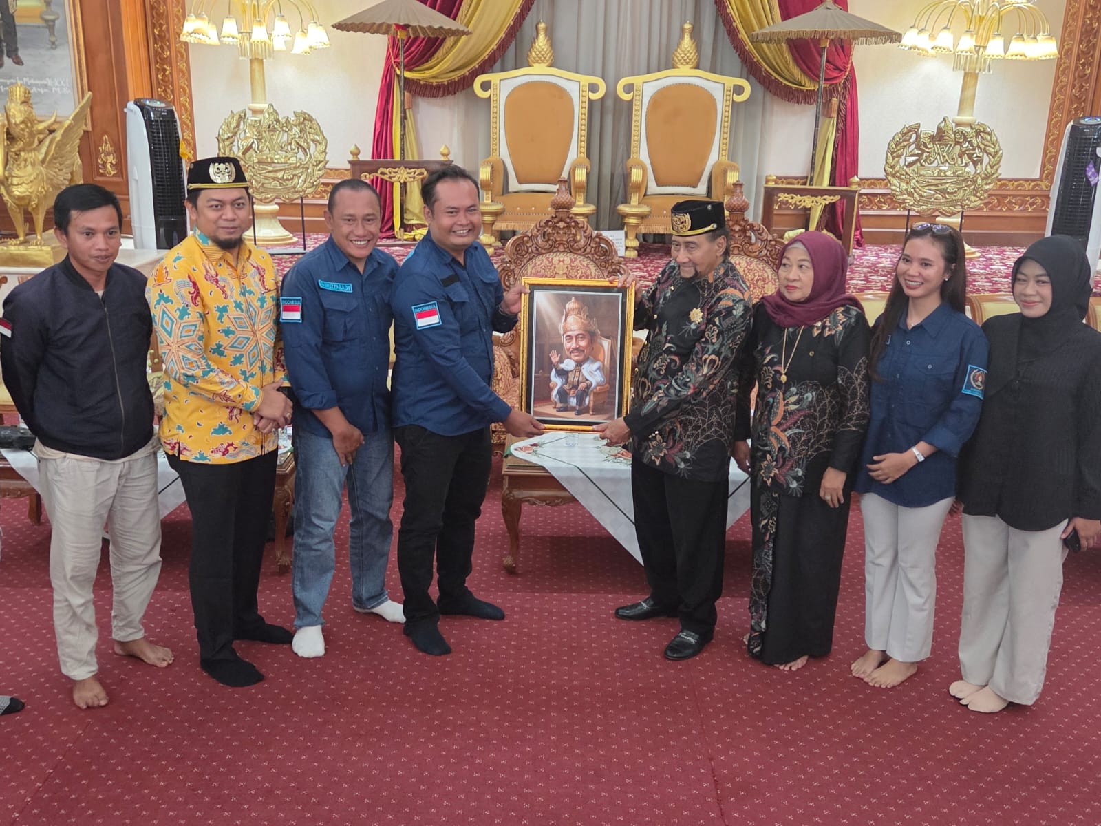 Silaturahmi kepengurusan PWI Kukar 2025-2028 bersama Sultan Kutai Kartanegara Ing Martadipura Aji Muhammad Arifin (Elmo/Prokal.co)