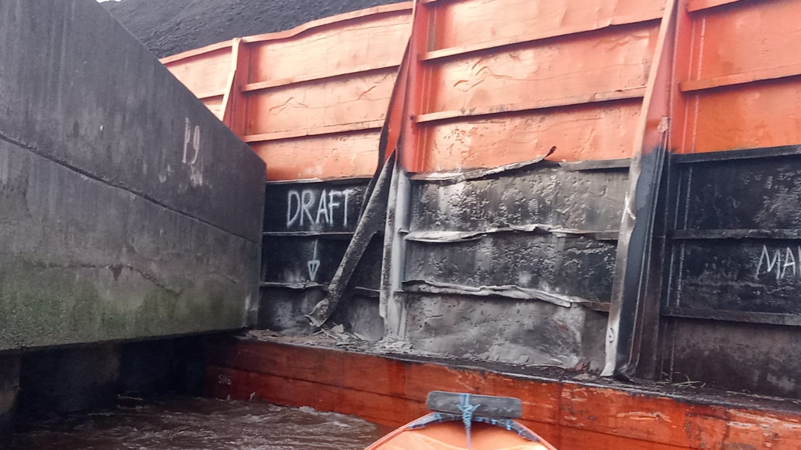 Jembatan Mahulu kembali ditabrak tongkang batu bara.