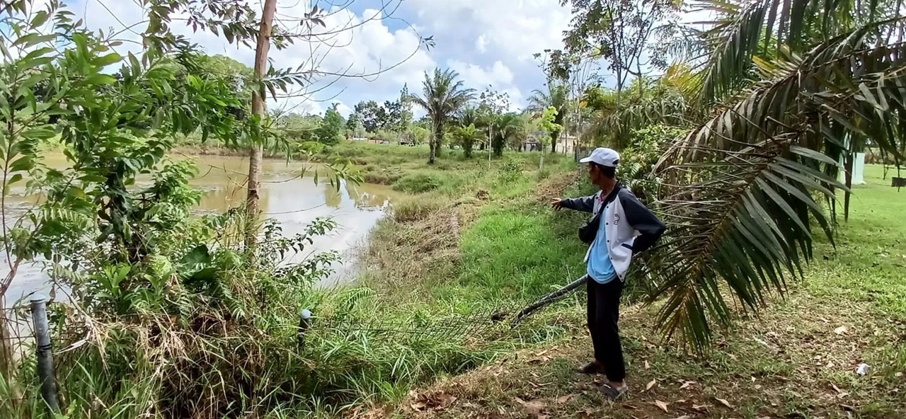 WASPADA : Kondisi embung Persemaian yang berada di Kelurahan Karang Harapan. (AGUS DIAN ZAKARIA/RADAR TARAKAN)