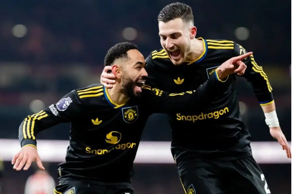 Selebrasi Matheus Cunha (kiri) setelah mencetak gol kemenangan untuk Manchester United dalam pertandingan Liga Inggris 2025/26 lawan Arsenal di Emirates Stadium pada Minggu (25/1/2026). Manutd.com