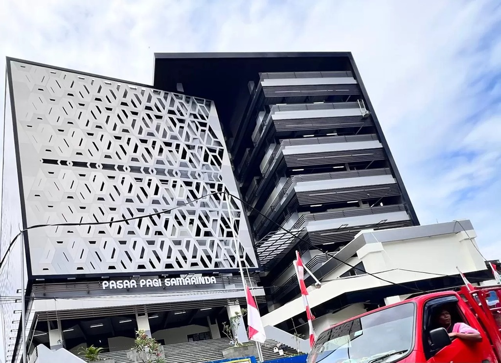 Hingga saat ini baru pedagang yang berhasil diverifikasi tahap satu yang menempati lapak Pasar Pagi. (MELI/SAPOS)