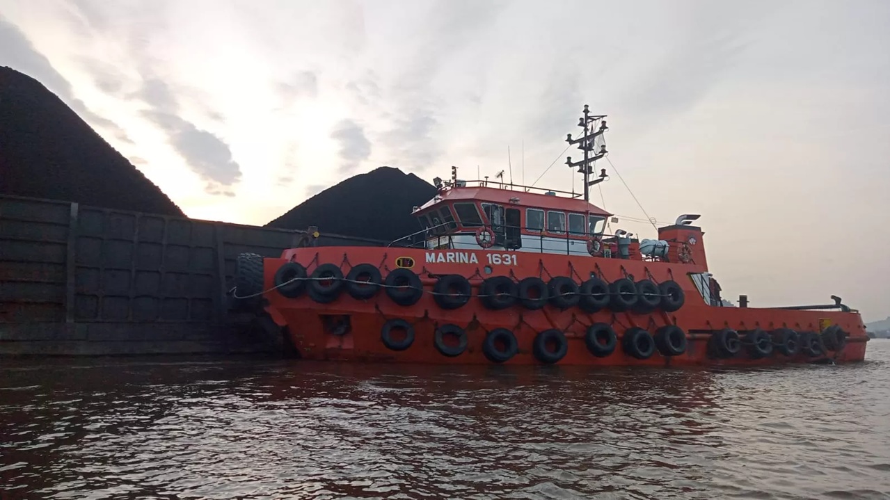 DITABRAK LAGI. Jembatan Mahulu kembali ditabrak oleh kapal ponton batu bara. Tabrakan ini menjadi kali kedua di tahun 2026.