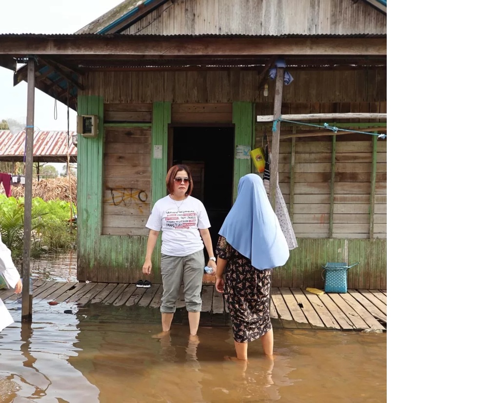 MENDESAK: Anggota DPRD Kota Banjarbaru, Emi Lasari SE mendesak adanya payung hukum yang mengatur konsep rumah panggung di kawasan rawa. (Foto: Sheilla/Radar Banjarmasin)