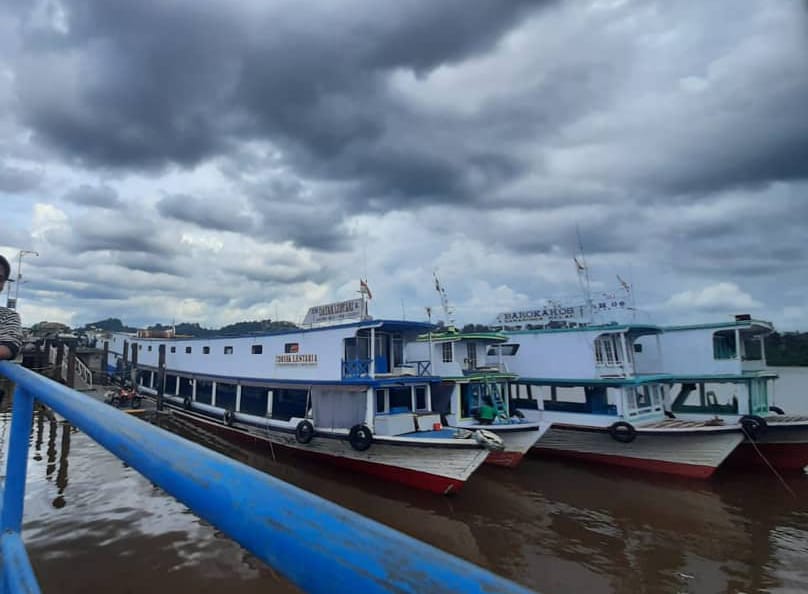 Kapal yang menuju hulu Mahakam.