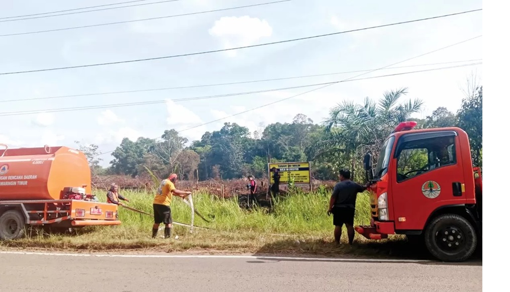 PEMADAMAN: BPBD Kotim mengerahkan personel dan armada truk tangka yang digunakan untuk penanggulangan Karhutla. FOTO: BPBD KOTIM/RADAR SAMPIT