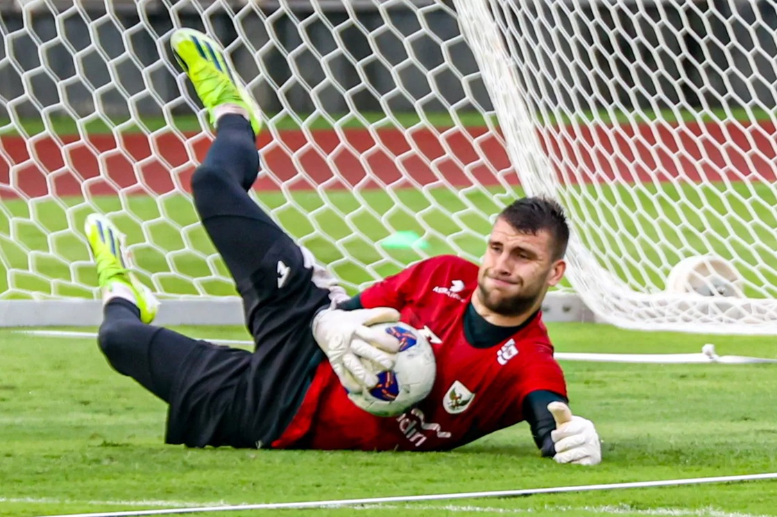 Penjaga gawang Timnas Indonesia Maarten Paes. (Dok. Jawa Pos)