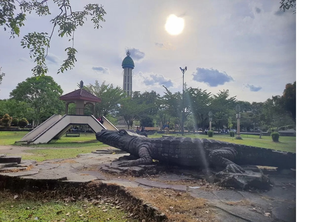Arena bermain anak anak di Taman Kota Sampit , Selasa (27/1). (heny/radar sampit)