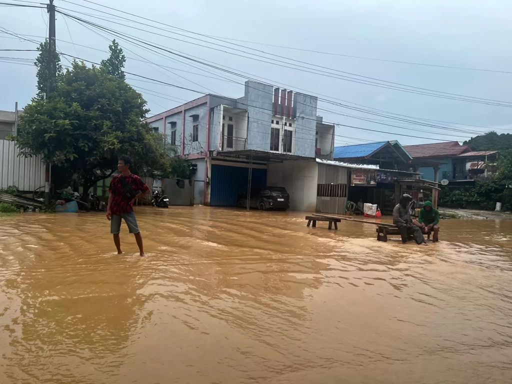 Fenomena banjir di Kota Samarinda yang tak pernah absen setiap tahun saat hujan deras. (MELI/SAPOS)