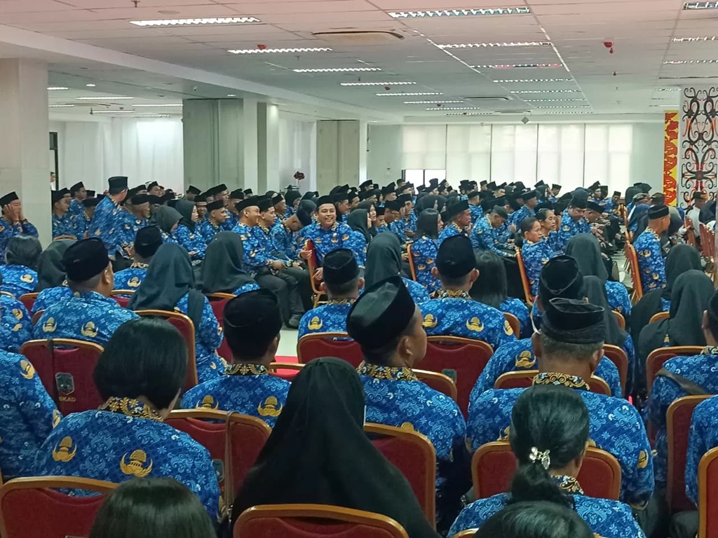 ABDI NEGARA: Jumlah ASN Pemprov Kaltara saat ini masih kurang dari kebutuhan ideal. (IWAN K/RADAR TARAKAN)