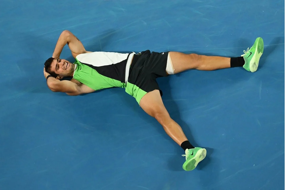 Alcaraz usai kalahkan Djokovic.