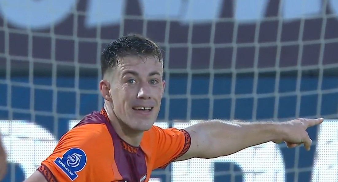 Peralta dalam laga melawan PSIM.