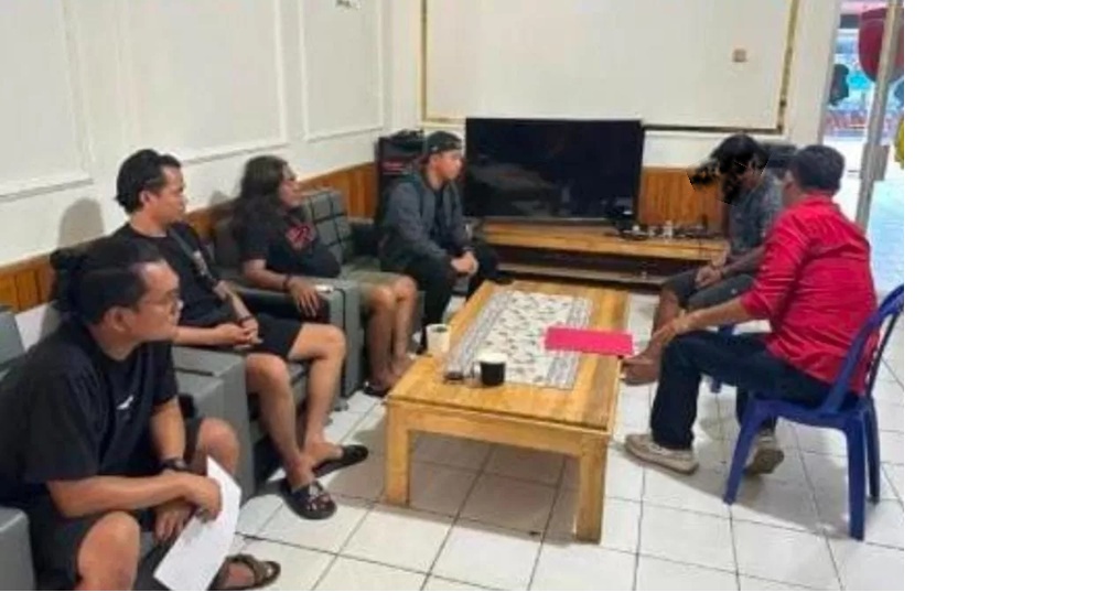 DIAMANKAN:Pelaku persetubuhan anak di bawah umur diamankan di Mapolres Tapin untuk diproses hukum. (Foto:Polres Tapin)