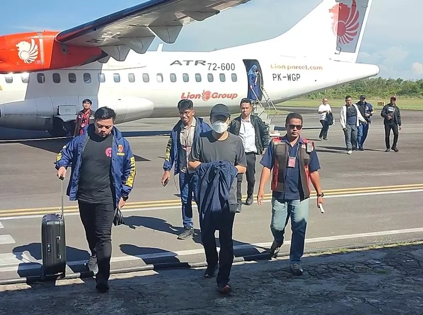 Seorang WNA Tiongkok Liu Xiaodong dilimpahkan oleh Bareskrim Polri ke Kejari Ketapang pada Selasa (3/2). (Istimewa)