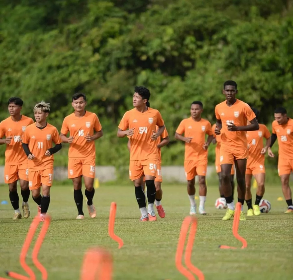 Suporter diminta dewasa melihat kesalahan pemain sebagai hal yang biasa dalam sepak bola, khususnya pemain muda untuk menjaga mental dan kepercayaan dirinya.