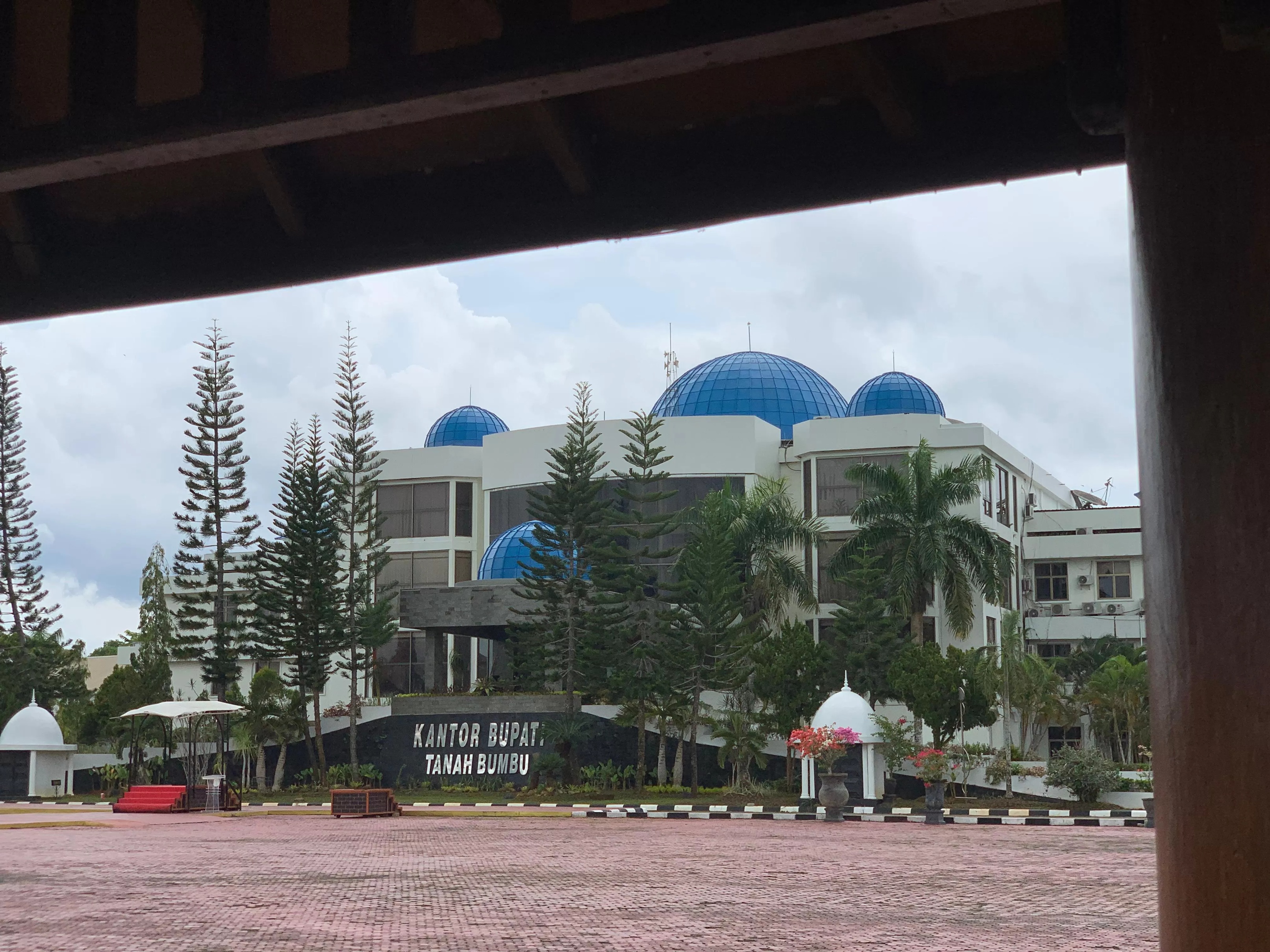Kantor Bupati Tanah Bumbu di Jalan Dharma Praja, Kecamatan Batulicin. (Foto: Zulqarnain/Radar Banjarmasin)